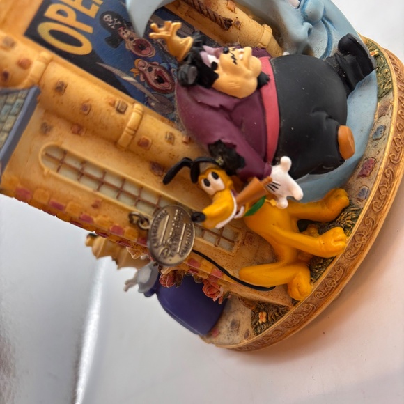 Disney The Three Musketeers Characters Musical Snow Globe Orphee Aux Enfers - Picture 12 of 16